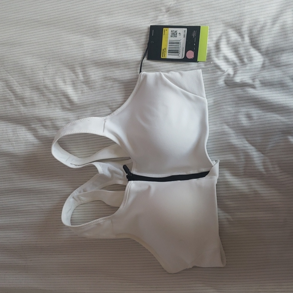 NWT nike training bra size small